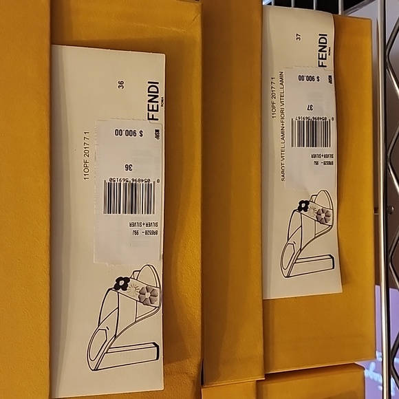 $900 Brand New 100% Authentic Fendi Women's Sandals Silver Leather - Picture 11 of 11